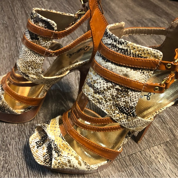 Qupid brand gladiator style heels!! - Picture 2 of 6